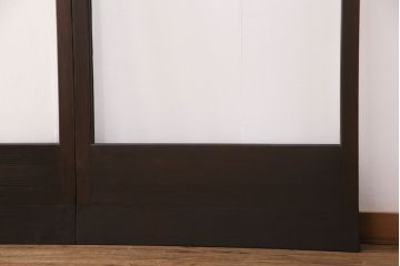 ガラス戸4枚をリペア&カスタム!設置場所に合わせてリサイズ。引き手、戸車を取り付け。濃い茶色で着色し仕上げ。(引き戸、建具)