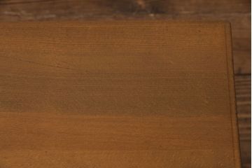 昭和中期の長テーブルの見た目を変えずに綺麗にリペア!クリーニングを行い、天板ウレタン仕上げ。(ローテーブル、作業台)