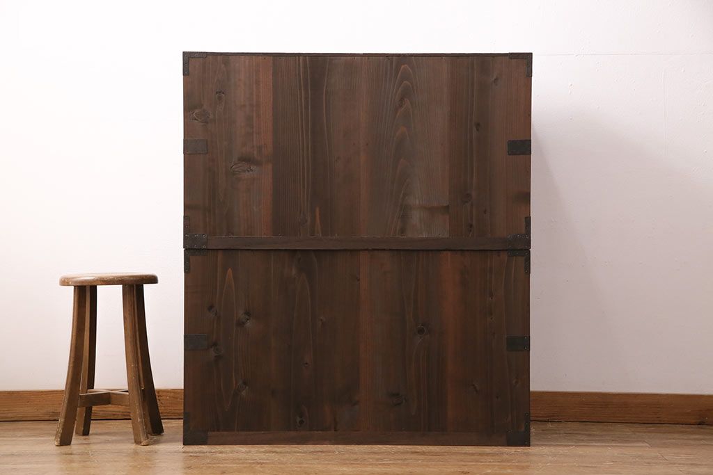 明治期の重ね箪笥の見た目を変えずに綺麗にリペア!可動部の調整、傷んだ木部を交換。現状に近しい色味に着色し仕上げ。(時代箪笥、衣装タンス、収納箪笥)