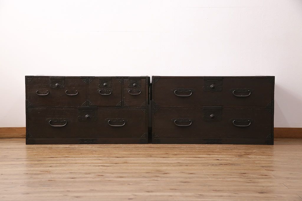 明治期の重ね箪笥の見た目を変えずに綺麗にリペア!可動部の調整、傷んだ木部を交換。現状に近しい色味に着色し仕上げ。(時代箪笥、衣装タンス、収納箪笥)