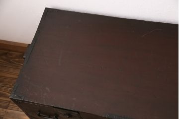明治期の重ね箪笥の見た目を変えずに綺麗にリペア!可動部の調整、傷んだ木部を交換。現状に近しい色味に着色し仕上げ。(時代箪笥、衣装タンス、収納箪笥)