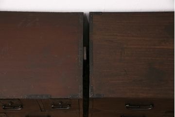 明治期の重ね箪笥の見た目を変えずに綺麗にリペア!可動部の調整、傷んだ木部を交換。現状に近しい色味に着色し仕上げ。(時代箪笥、衣装タンス、収納箪笥)