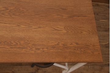 格納スツール6脚付きテーブルをリペア&カスタム!可動部の調整を行い、アンティークホワイトのペイント仕上げ。(ダイニングテーブル、椅子)