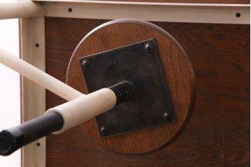 格納スツール6脚付きテーブルをリペア&カスタム!可動部の調整を行い、アンティークホワイトのペイント仕上げ。(ダイニングテーブル、椅子)