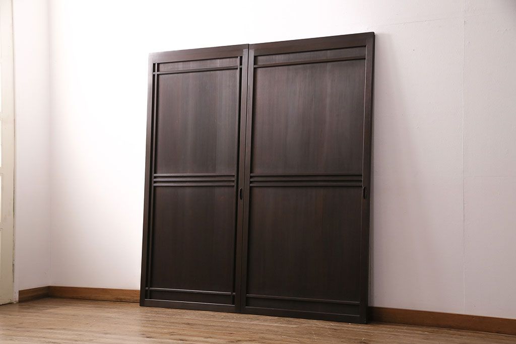 大正昭和初期の板戸2枚をリペア&カスタム!それぞれ設置場所に合わせてリサイズ。当店商品を参考に着色し仕上げ。(引き戸、建具)