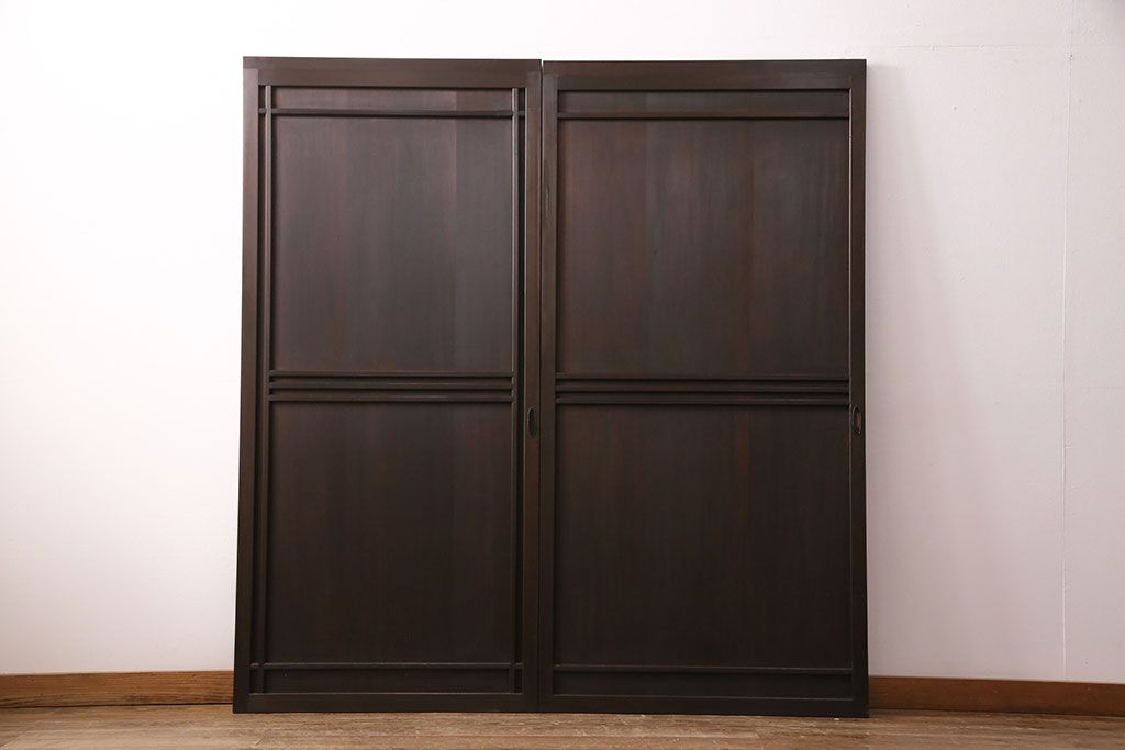 大正昭和初期の板戸2枚をリペア&カスタム!それぞれ設置場所に合わせてリサイズ。当店商品を参考に着色し仕上げ。(引き戸、建具)