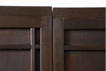 大正昭和初期の板戸2枚をリペア&カスタム!それぞれ設置場所に合わせてリサイズ。当店商品を参考に着色し仕上げ。(引き戸、建具)