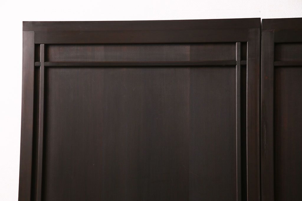 大正昭和初期の板戸2枚をリペア&カスタム!それぞれ設置場所に合わせてリサイズ。当店商品を参考に着色し仕上げ。(引き戸、建具)