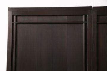 大正昭和初期の板戸2枚をリペア&カスタム!それぞれ設置場所に合わせてリサイズ。当店商品を参考に着色し仕上げ。(引き戸、建具)