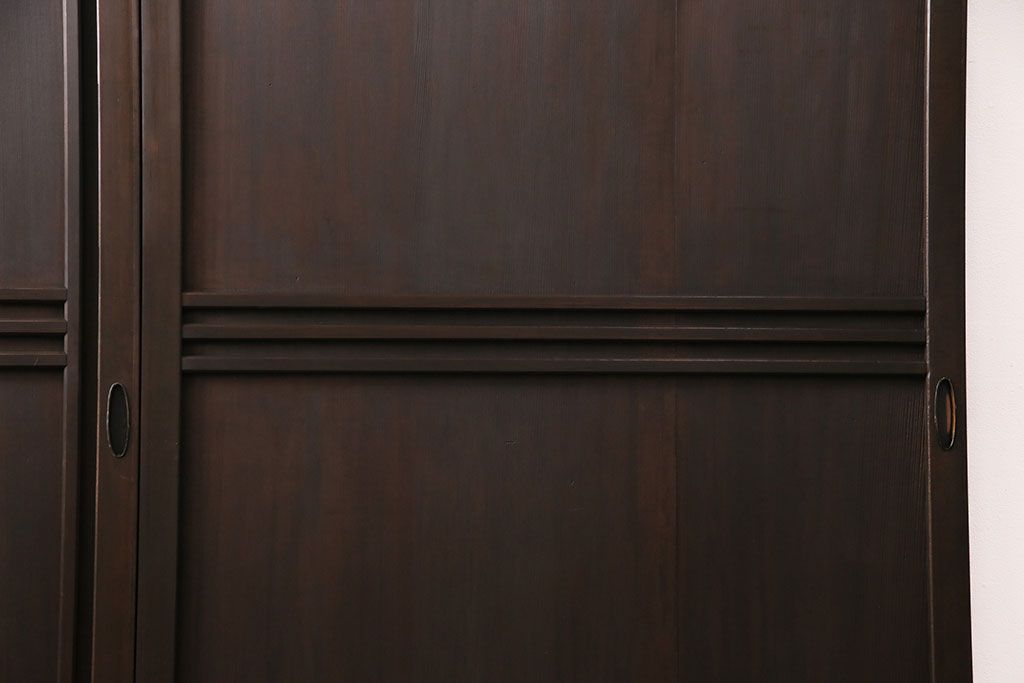 大正昭和初期の板戸2枚をリペア&カスタム!それぞれ設置場所に合わせてリサイズ。当店商品を参考に着色し仕上げ。(引き戸、建具)