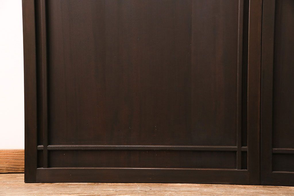 大正昭和初期の板戸2枚をリペア&カスタム!それぞれ設置場所に合わせてリサイズ。当店商品を参考に着色し仕上げ。(引き戸、建具)