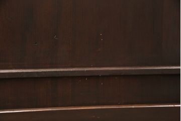 大正昭和初期の板戸2枚をリペア&カスタム!それぞれ設置場所に合わせてリサイズ。当店商品を参考に着色し仕上げ。(引き戸、建具)