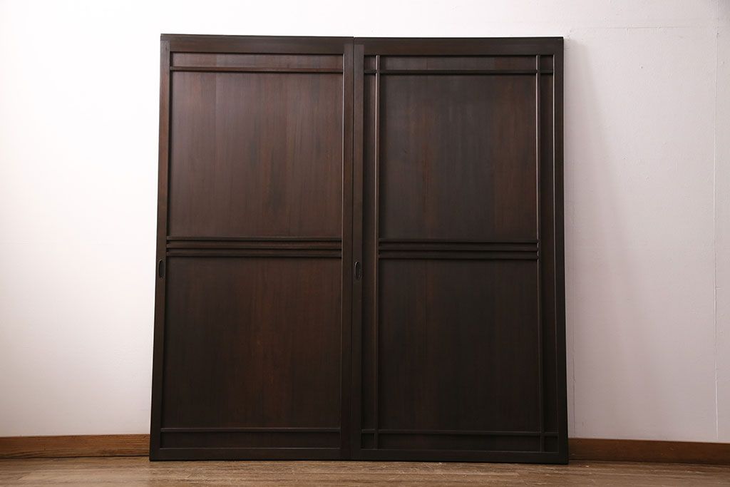 大正昭和初期の板戸2枚をリペア&カスタム!それぞれ設置場所に合わせてリサイズ。当店商品を参考に着色し仕上げ。(引き戸、建具)