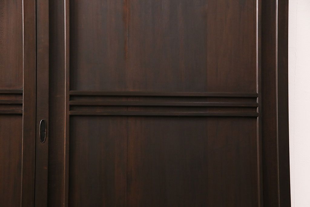 大正昭和初期の板戸2枚をリペア&カスタム!それぞれ設置場所に合わせてリサイズ。当店商品を参考に着色し仕上げ。(引き戸、建具)