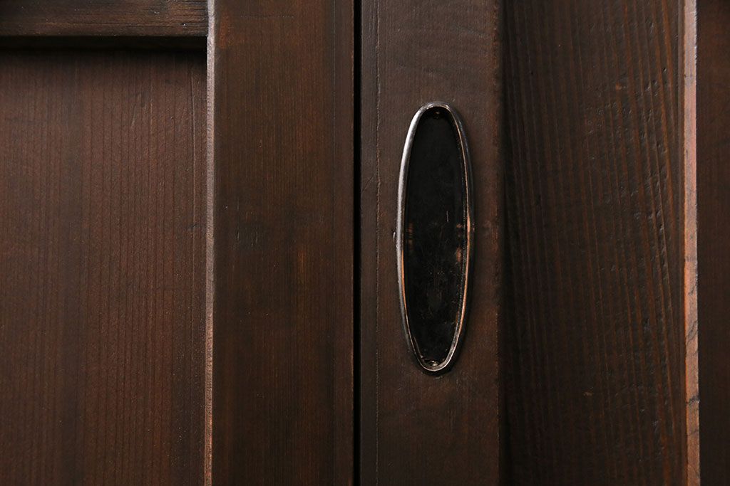 大正昭和初期の板戸2枚をリペア&カスタム!それぞれ設置場所に合わせてリサイズ。当店商品を参考に着色し仕上げ。(引き戸、建具)