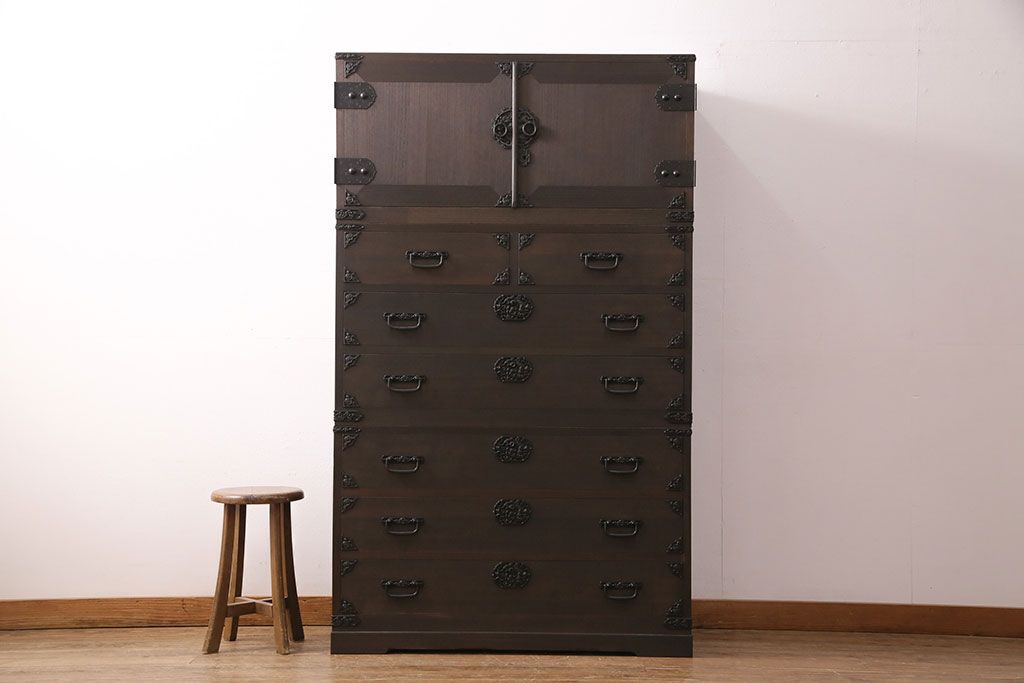 国産の総桐箪笥をリペア&カスタム!可動部の調整。濃い茶色で着色し仕上げ。(衣装箪笥、和タンス、引き出し、桐たんす)