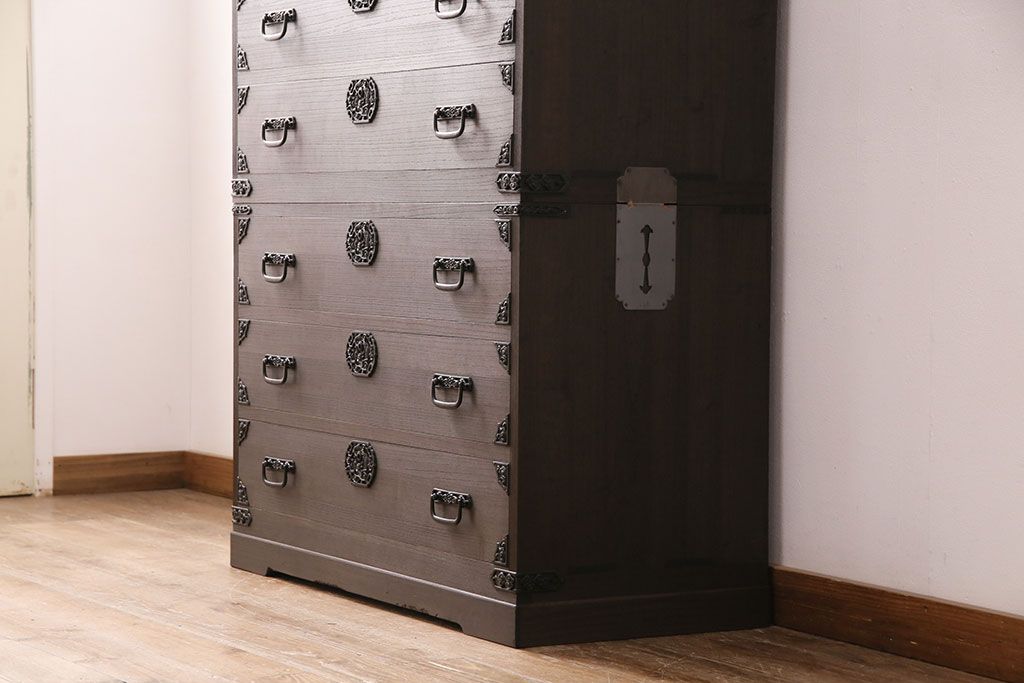 国産の総桐箪笥をリペア&カスタム!可動部の調整。濃い茶色で着色し仕上げ。(衣装箪笥、和タンス、引き出し、桐たんす)