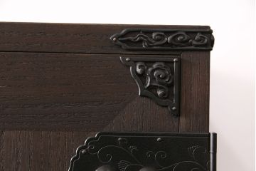 国産の総桐箪笥をリペア&カスタム!可動部の調整。濃い茶色で着色し仕上げ。(衣装箪笥、和タンス、引き出し、桐たんす)