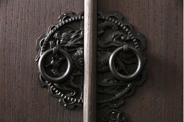 国産の総桐箪笥をリペア&カスタム!可動部の調整。濃い茶色で着色し仕上げ。(衣装箪笥、和タンス、引き出し、桐たんす)