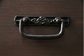 国産の総桐箪笥をリペア&カスタム!可動部の調整。濃い茶色で着色し仕上げ。(衣装箪笥、和タンス、引き出し、桐たんす)