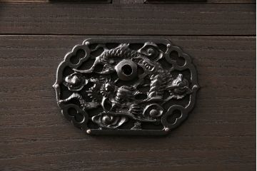 国産の総桐箪笥をリペア&カスタム!可動部の調整。濃い茶色で着色し仕上げ。(衣装箪笥、和タンス、引き出し、桐たんす)