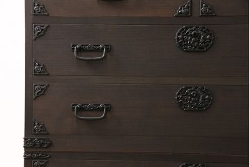 国産の総桐箪笥をリペア&カスタム!可動部の調整。濃い茶色で着色し仕上げ。(衣装箪笥、和タンス、引き出し、桐たんす)