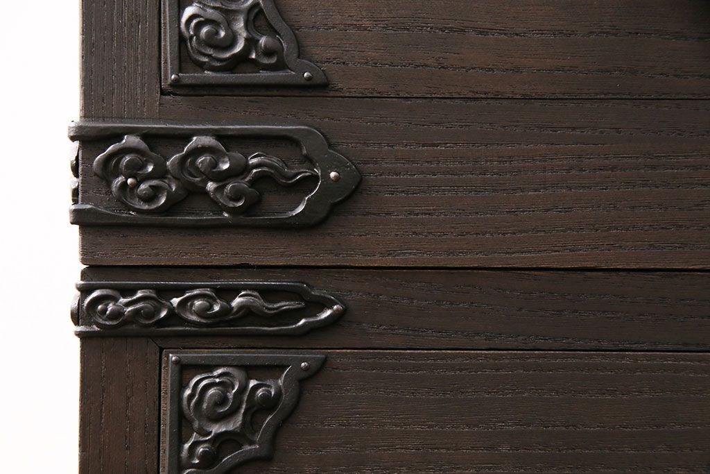 国産の総桐箪笥をリペア&カスタム!可動部の調整。濃い茶色で着色し仕上げ。(衣装箪笥、和タンス、引き出し、桐たんす)