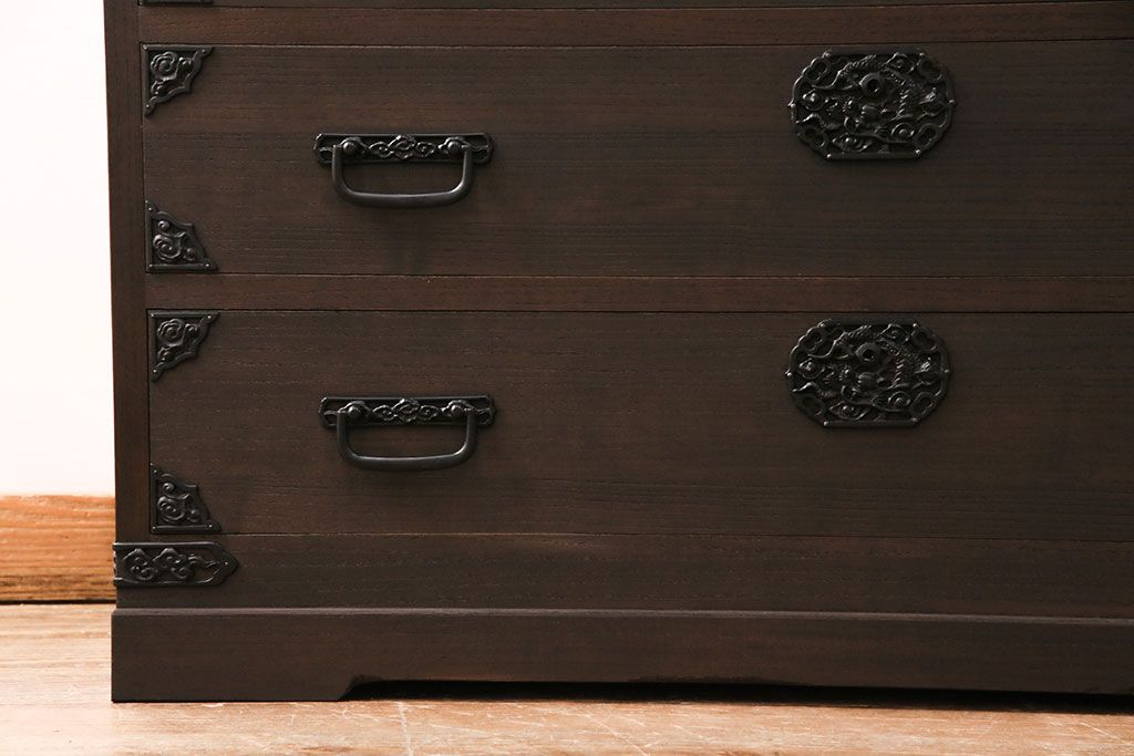 国産の総桐箪笥をリペア&カスタム!可動部の調整。濃い茶色で着色し仕上げ。(衣装箪笥、和タンス、引き出し、桐たんす)