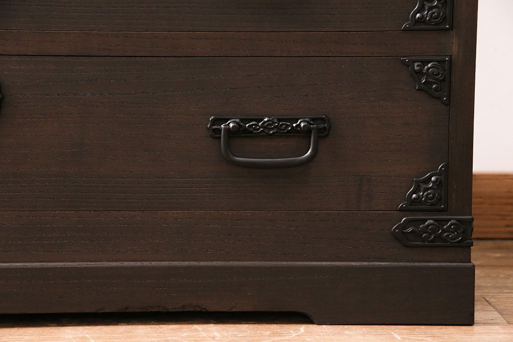 国産の総桐箪笥をリペア&カスタム!可動部の調整。濃い茶色で着色し仕上げ。(衣装箪笥、和タンス、引き出し、桐たんす)