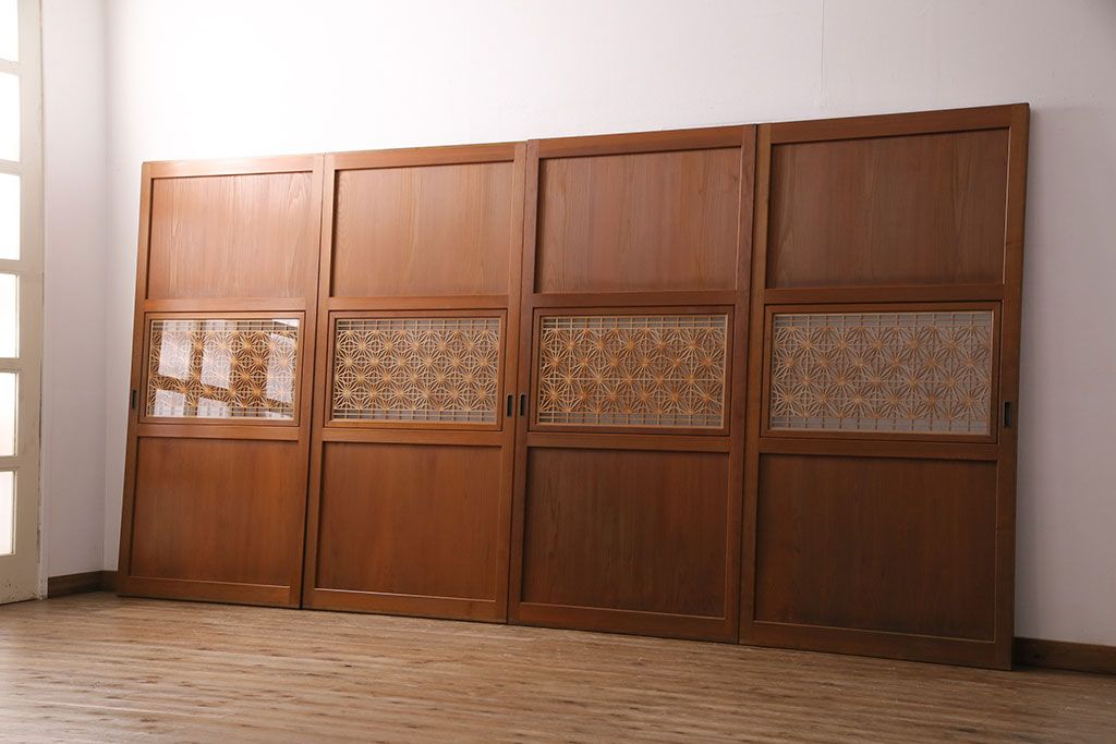 組子入り帯戸4枚をリペア&カスタム!設置場所に合わせてリサイズ。戸車を取り付け。帯部分のガラスをクリアガラスに変更。(引き戸、建具)