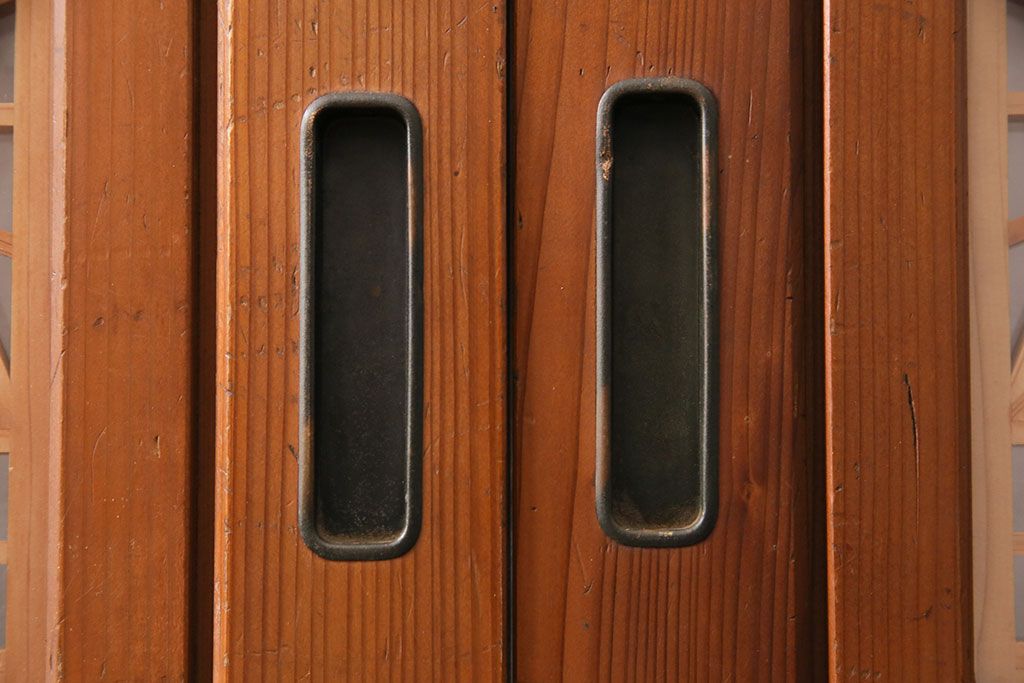 組子入り帯戸4枚をリペア&カスタム!設置場所に合わせてリサイズ。戸車を取り付け。帯部分のガラスをクリアガラスに変更。(引き戸、建具)