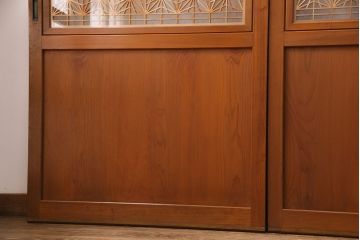 組子入り帯戸4枚をリペア&カスタム!設置場所に合わせてリサイズ。戸車を取り付け。帯部分のガラスをクリアガラスに変更。(引き戸、建具)