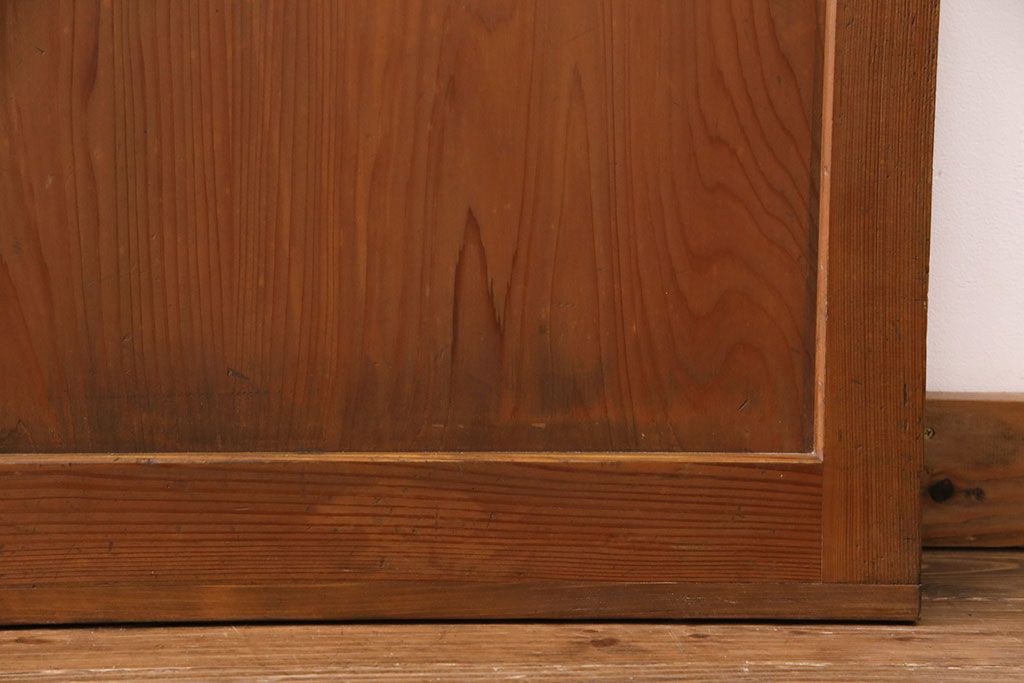 組子入り帯戸4枚をリペア&カスタム!設置場所に合わせてリサイズ。戸車を取り付け。帯部分のガラスをクリアガラスに変更。(引き戸、建具)