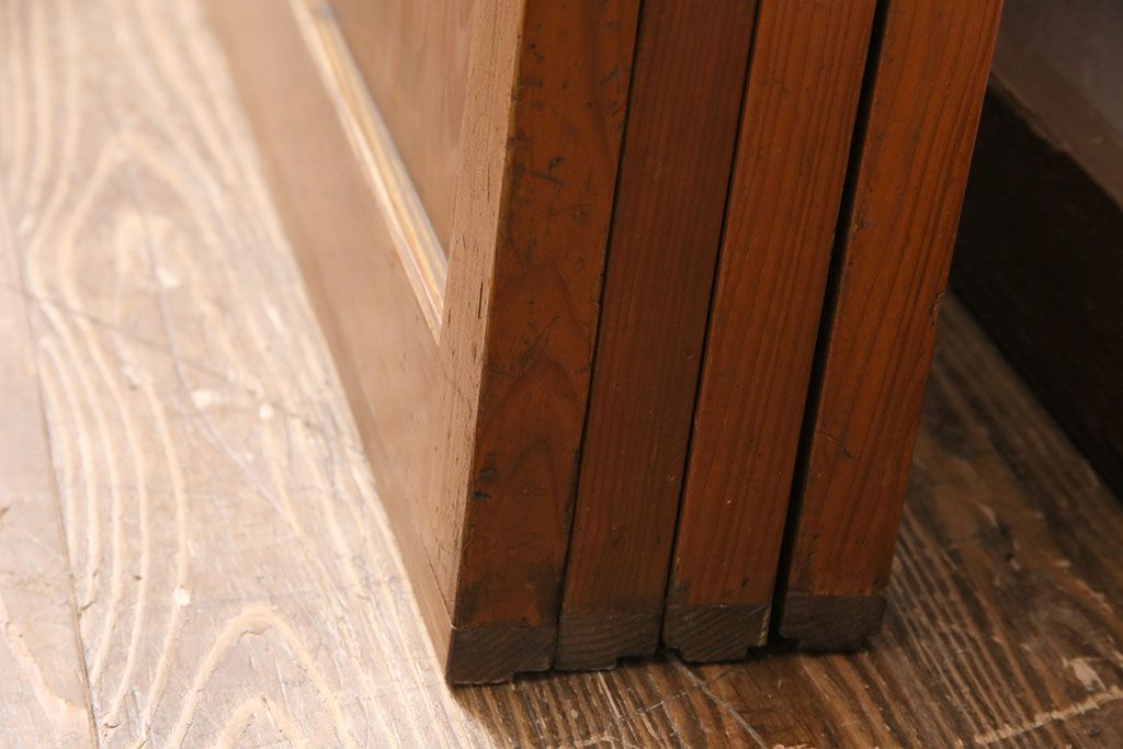 組子入り帯戸4枚をリペア&カスタム!設置場所に合わせてリサイズ。戸車を取り付け。帯部分のガラスをクリアガラスに変更。(引き戸、建具)