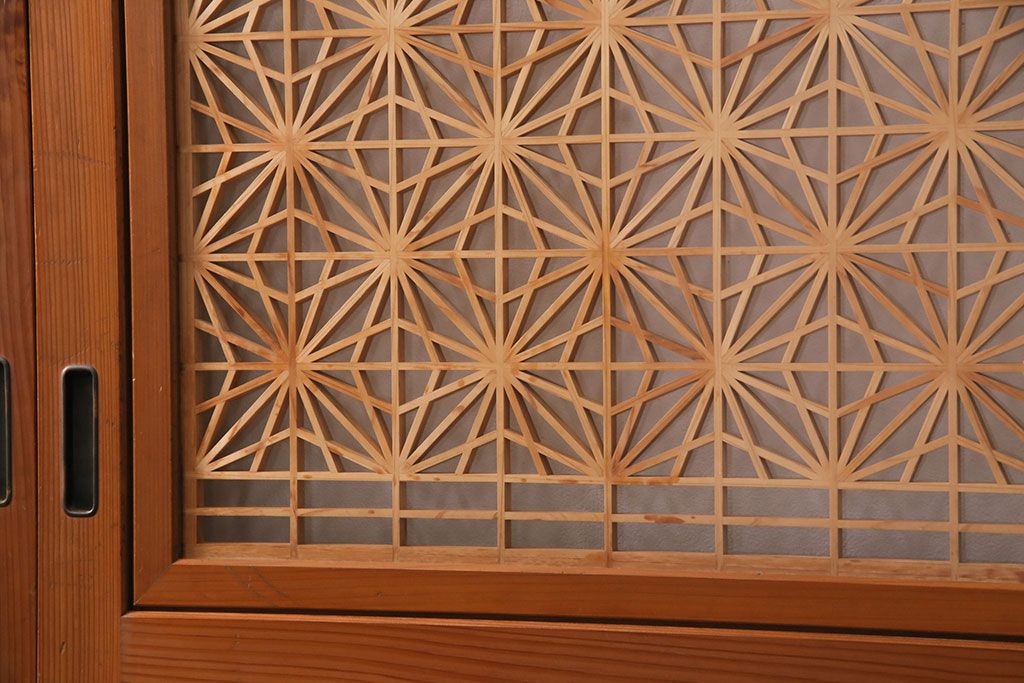 組子入り帯戸4枚をリペア&カスタム!設置場所に合わせてリサイズ。戸車を取り付け。帯部分のガラスをクリアガラスに変更。(引き戸、建具)