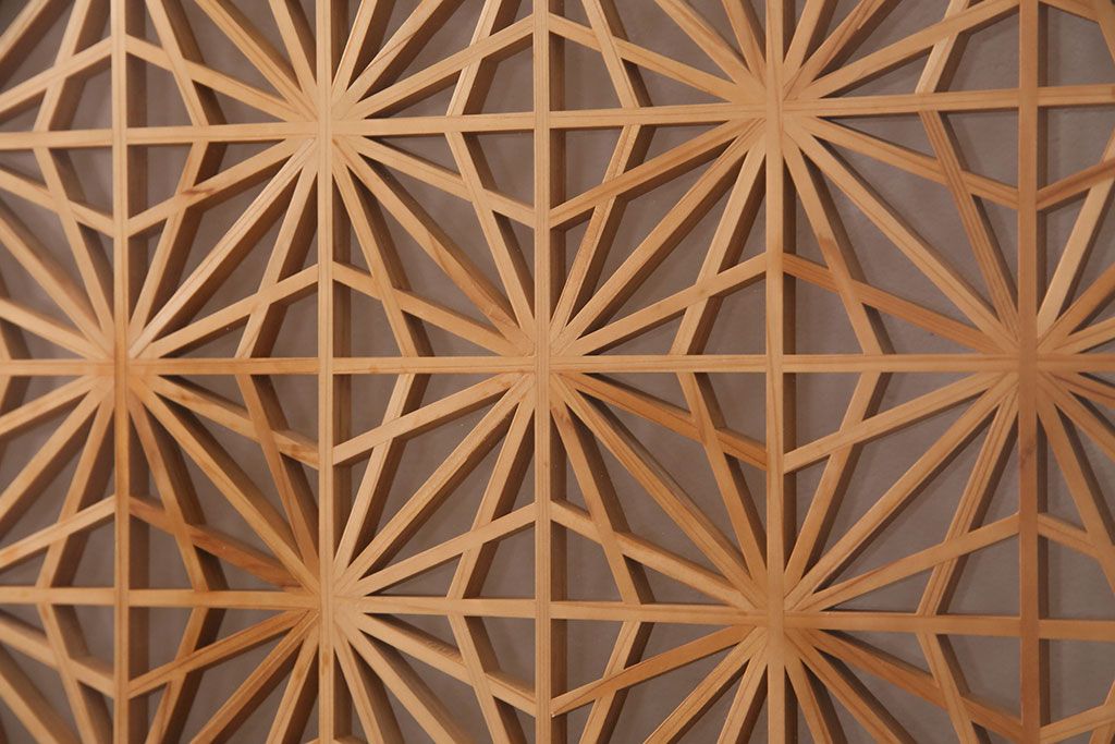 組子入り帯戸4枚をリペア&カスタム!設置場所に合わせてリサイズ。戸車を取り付け。帯部分のガラスをクリアガラスに変更。(引き戸、建具)