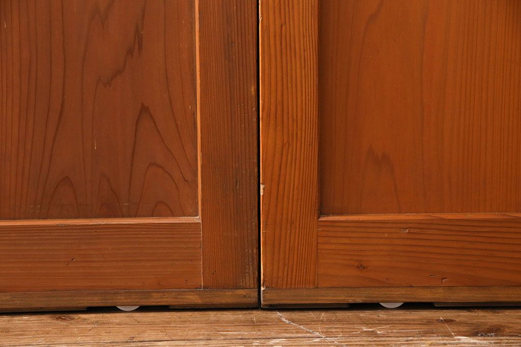 組子入り帯戸4枚をリペア&カスタム!設置場所に合わせてリサイズ。戸車を取り付け。帯部分のガラスをクリアガラスに変更。(引き戸、建具)