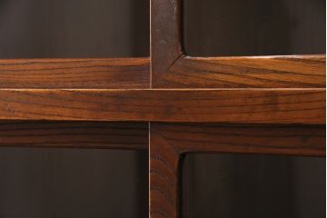 大正期の関東水屋箪笥をリペア&カスタム!建具はガラス戸に変更。下段の小引き出し等は取り外し、リデザイン。可動式の棚板を新たに製作。かぶせタイプの取っ手をを取り付け。(食器棚、収納棚、キャビネット)
