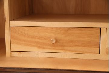 北海道民芸家具のサイドボードをリペア&カスタム!天板の補強。当店商品を参考に着色し仕上げ。(収納棚、戸棚、ローボード)