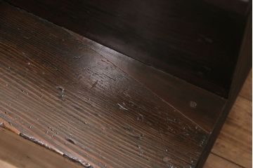 明治期の階段箪笥をリペア&カスタム!可動部の調整。背板など傷んだ箇所を張り替え。極めて黒に近い茶色に着色し仕上げ。(収納棚、時代箪笥、和タンス)