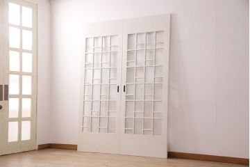 1960年頃のペイントガラス戸2枚をリペア&カスタム!設置場所に合わせてリサイズ。平型戸車を取り付け。(引き戸、建具)