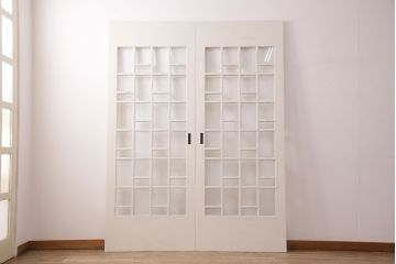 1960年頃のペイントガラス戸2枚をリペア&カスタム!設置場所に合わせてリサイズ。平型戸車を取り付け。(引き戸、建具)