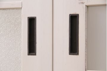 1960年頃のペイントガラス戸2枚をリペア&カスタム!設置場所に合わせてリサイズ。平型戸車を取り付け。(引き戸、建具)