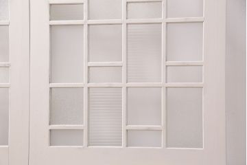 1960年頃のペイントガラス戸2枚をリペア&カスタム!設置場所に合わせてリサイズ。平型戸車を取り付け。(引き戸、建具)