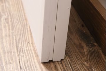 1960年頃のペイントガラス戸2枚をリペア&カスタム!設置場所に合わせてリサイズ。平型戸車を取り付け。(引き戸、建具)