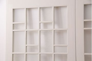 1960年頃のペイントガラス戸2枚をリペア&カスタム!設置場所に合わせてリサイズ。平型戸車を取り付け。(引き戸、建具)