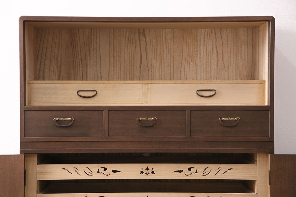 国産の桐箪笥をリペア&カスタム!高品質リペアを施し、当店商品を参考に着色し仕上げ。(衣装箪笥、和タンス、着物箪笥、桐たんす)