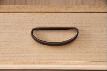 国産の桐箪笥をリペア&カスタム!高品質リペアを施し、当店商品を参考に着色し仕上げ。(衣装箪笥、和タンス、着物箪笥、桐たんす)