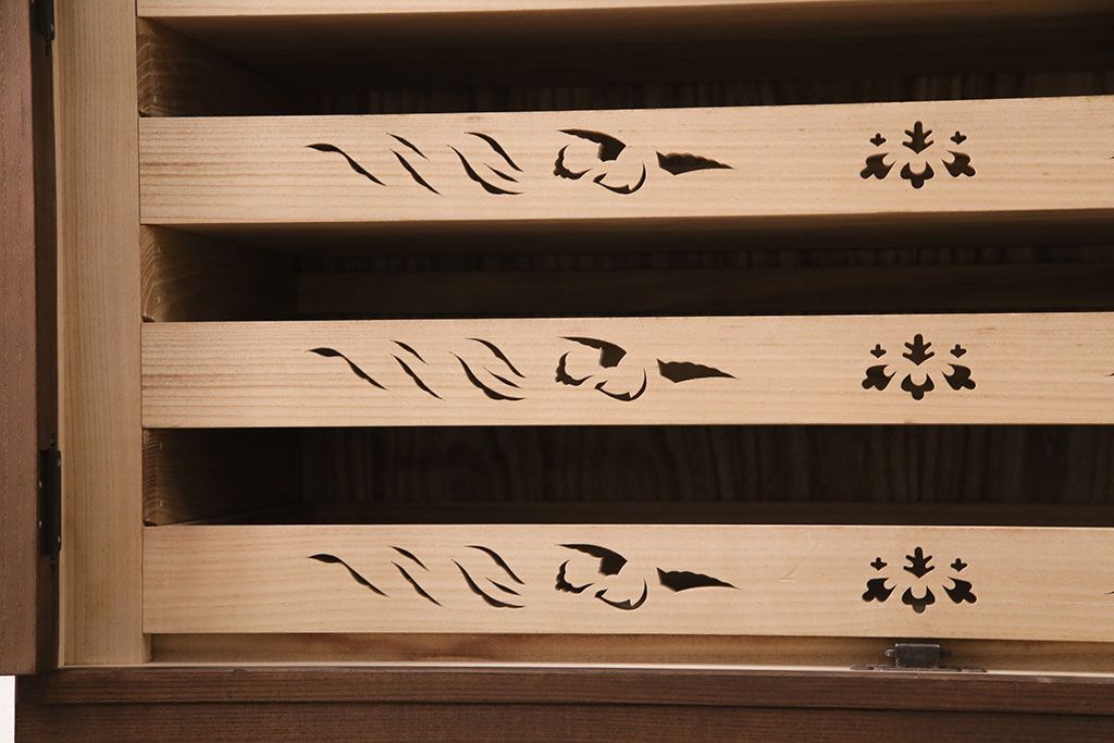 国産の桐箪笥をリペア&カスタム!高品質リペアを施し、当店商品を参考に着色し仕上げ。(衣装箪笥、和タンス、着物箪笥、桐たんす)