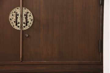 国産の桐箪笥をリペア&カスタム!高品質リペアを施し、当店商品を参考に着色し仕上げ。(衣装箪笥、和タンス、着物箪笥、桐たんす)